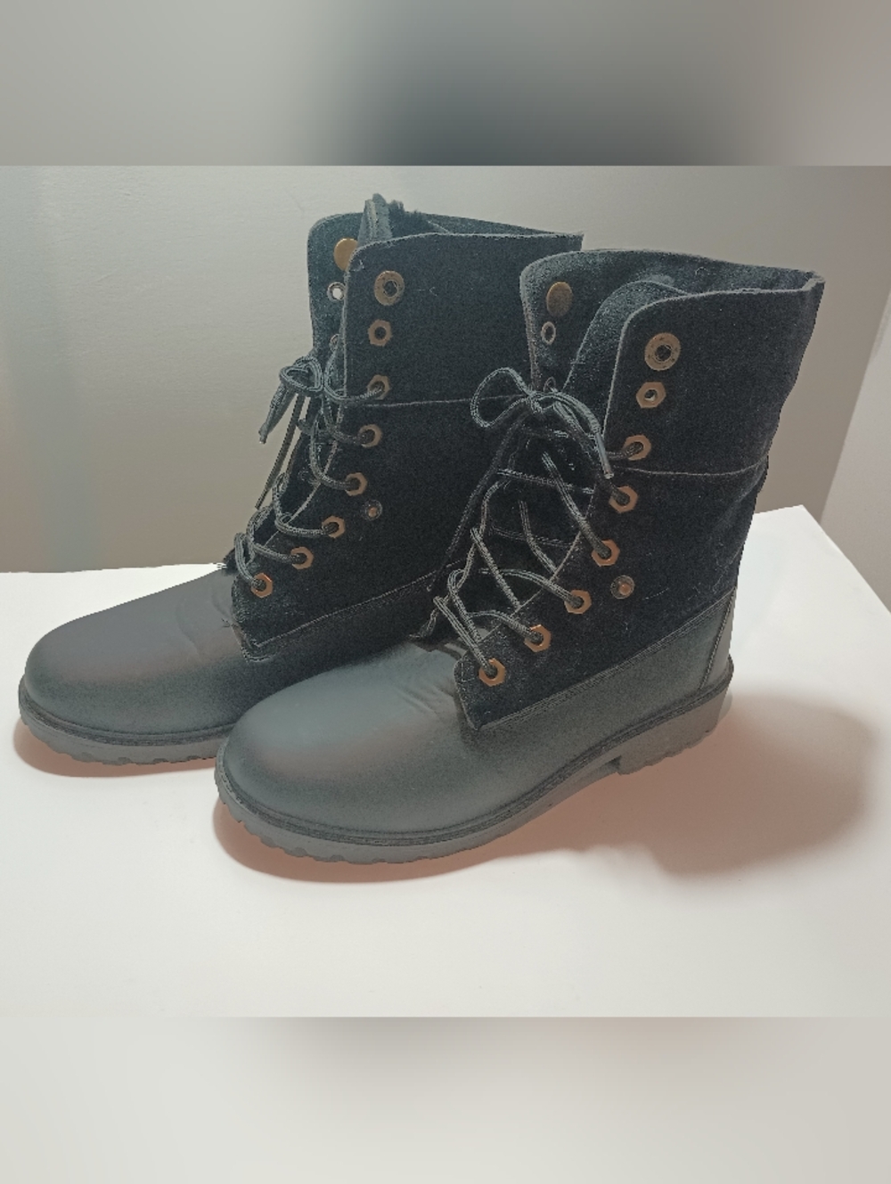 Black Faux Suede & Leather Combat Boots Women's Size 39 Lace Up Faux Fur Lined
